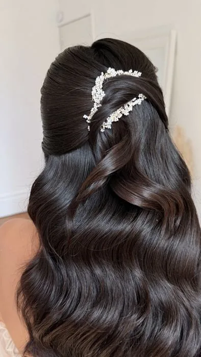 Demi-attaché, bijou de perles